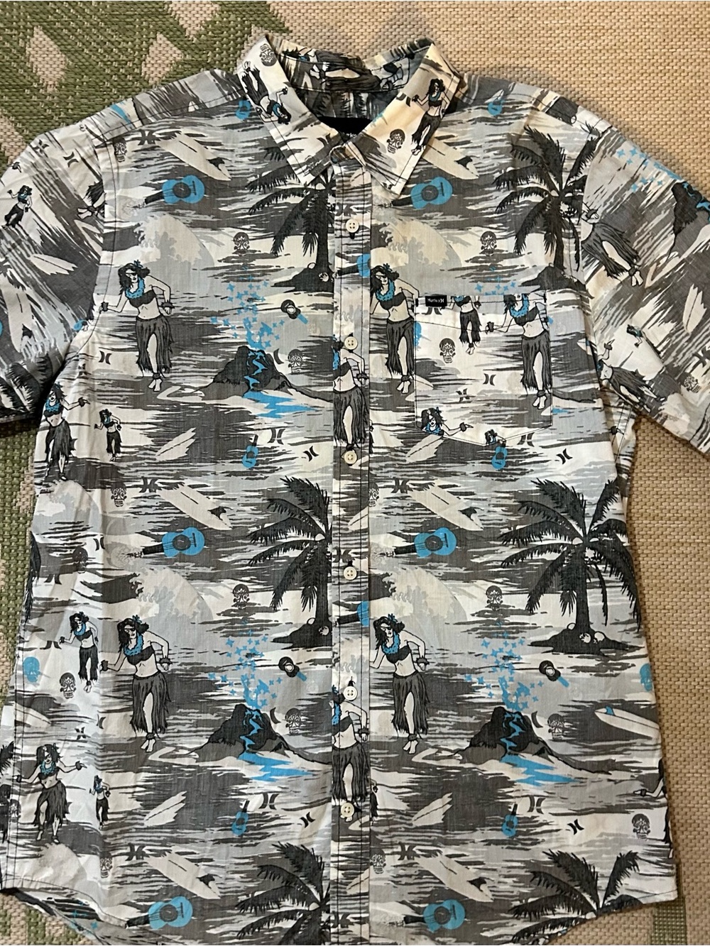 Hurley Grey and White Hawaiian Style Aloha Shirt with Island Style Motif size L